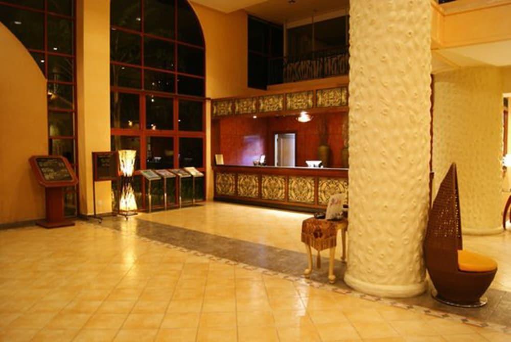 Resorts World Langkawi Пантай-Сенанг Экстерьер фото